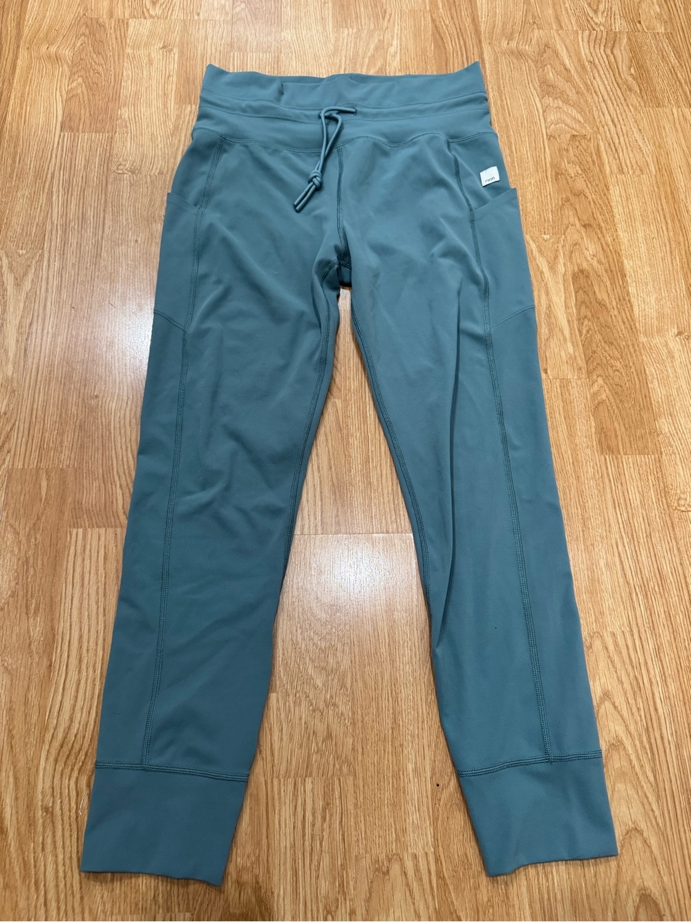 Vuori Daily Pocket Leggings size M